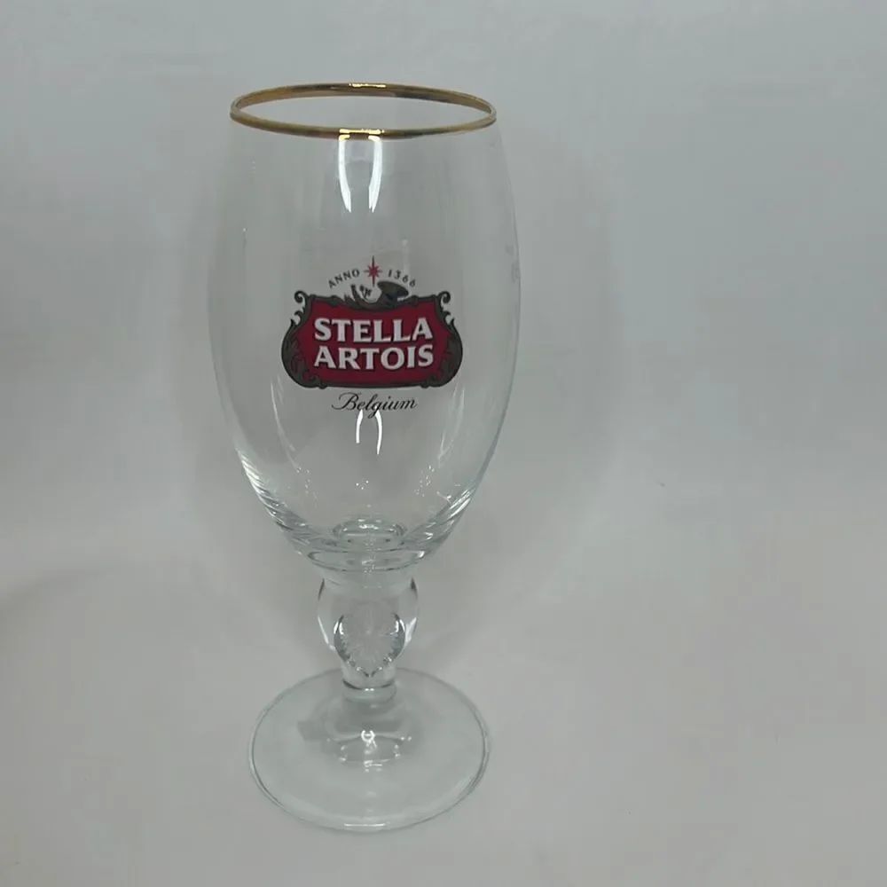 Stella Artois Belgium Draft  Ale Lager Beer 16 Ounces Red Gold Trimmed Stemmed